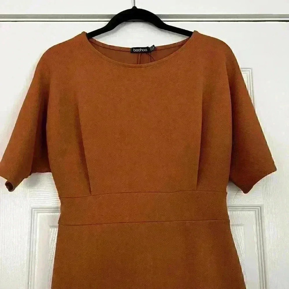 Boohoo Pencil Dress - Picture 4 of 11
